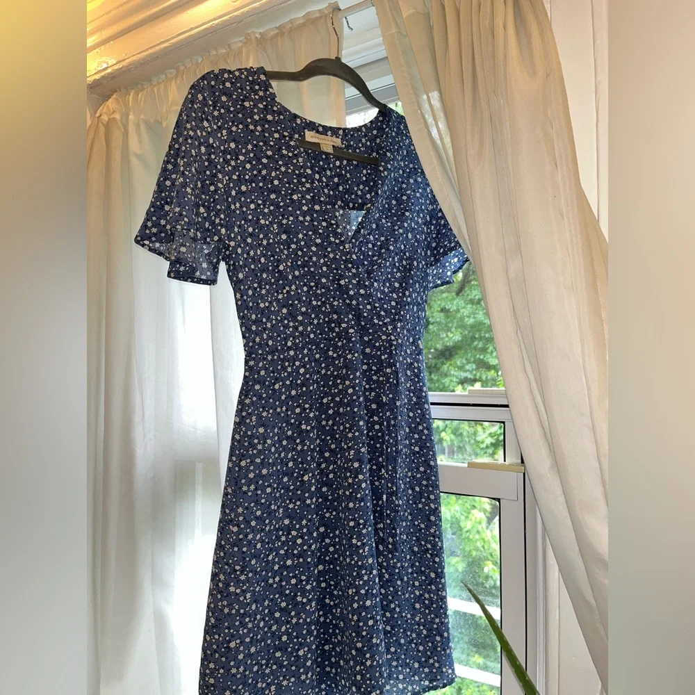 Flutter-sleeve wrap front dress with tie detail - Picture 1 of 7